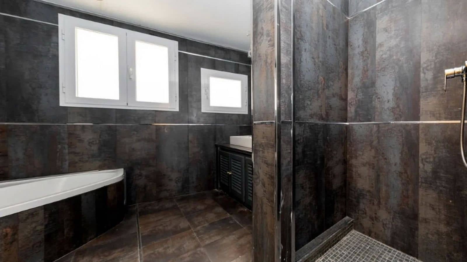 Chalet de 5 habitaciones en Benahavís en venta - 2.150.000 € (Ref: 9677283)