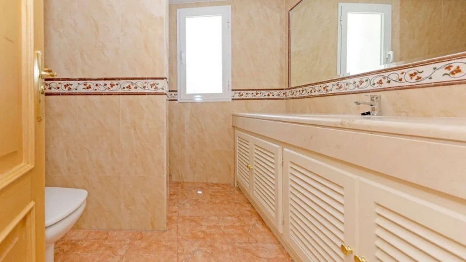 Chalet de 5 habitaciones en Benahavís en venta - 2.150.000 € (Ref: 9677283)