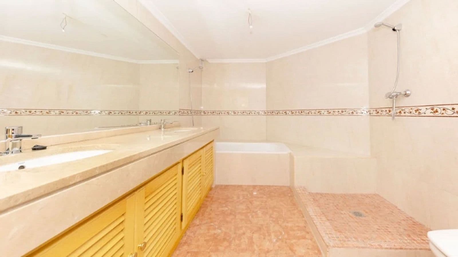 Chalet de 5 habitaciones en Benahavís en venta - 2.150.000 € (Ref: 9677283)