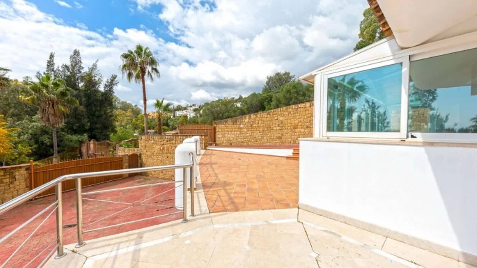 Chalet de 5 habitaciones en Benahavís en venta - 2.150.000 € (Ref: 9677283)