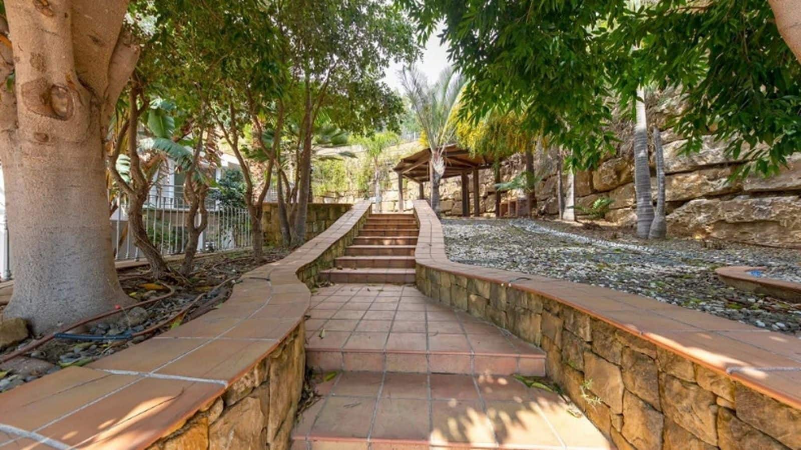 Chalet de 5 habitaciones en Benahavís en venta - 2.150.000 € (Ref: 9677283)