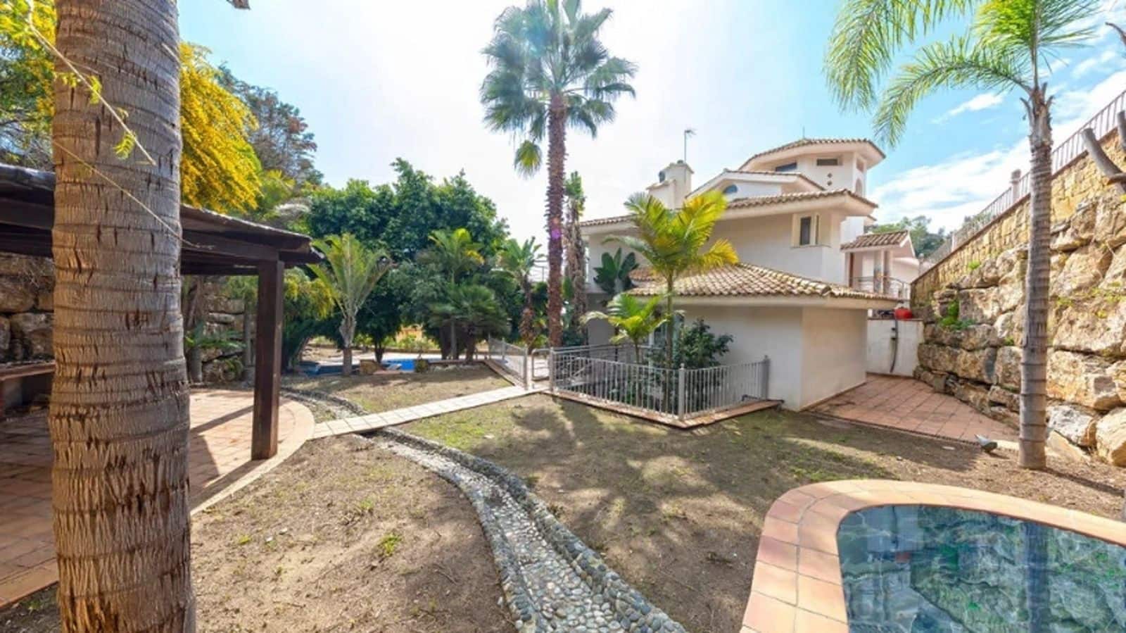 Chalet de 5 habitaciones en Benahavís en venta - 2.150.000 € (Ref: 9677283)