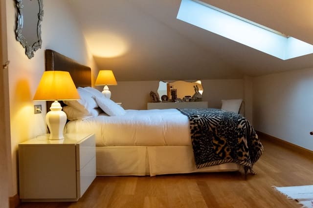 Chalet de 6 habitaciones en Torremolinos en venta - 1.500.000 € (Ref: 9677287)