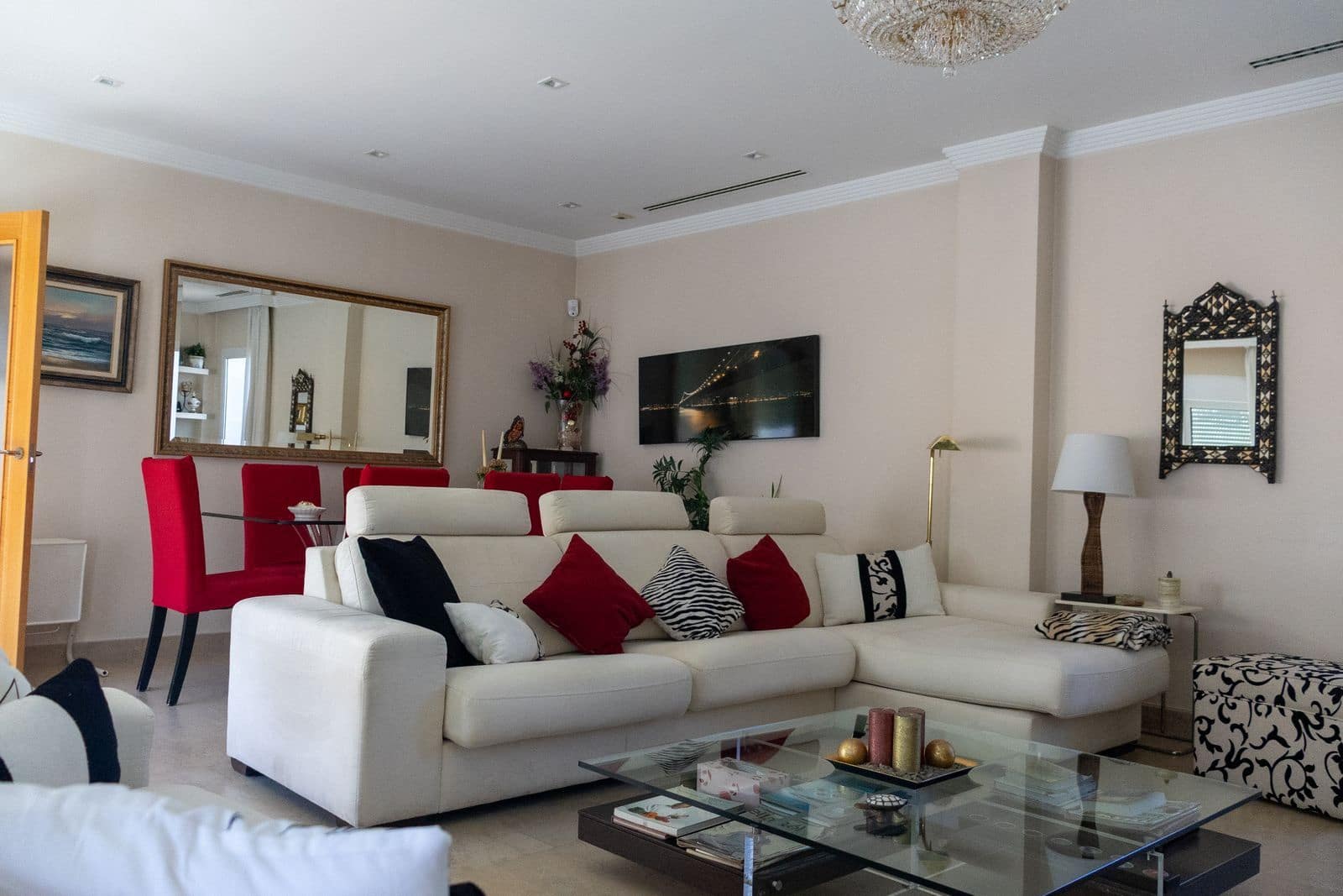 Chalet de 6 habitaciones en Torremolinos en venta - 1.500.000 € (Ref: 9677287)