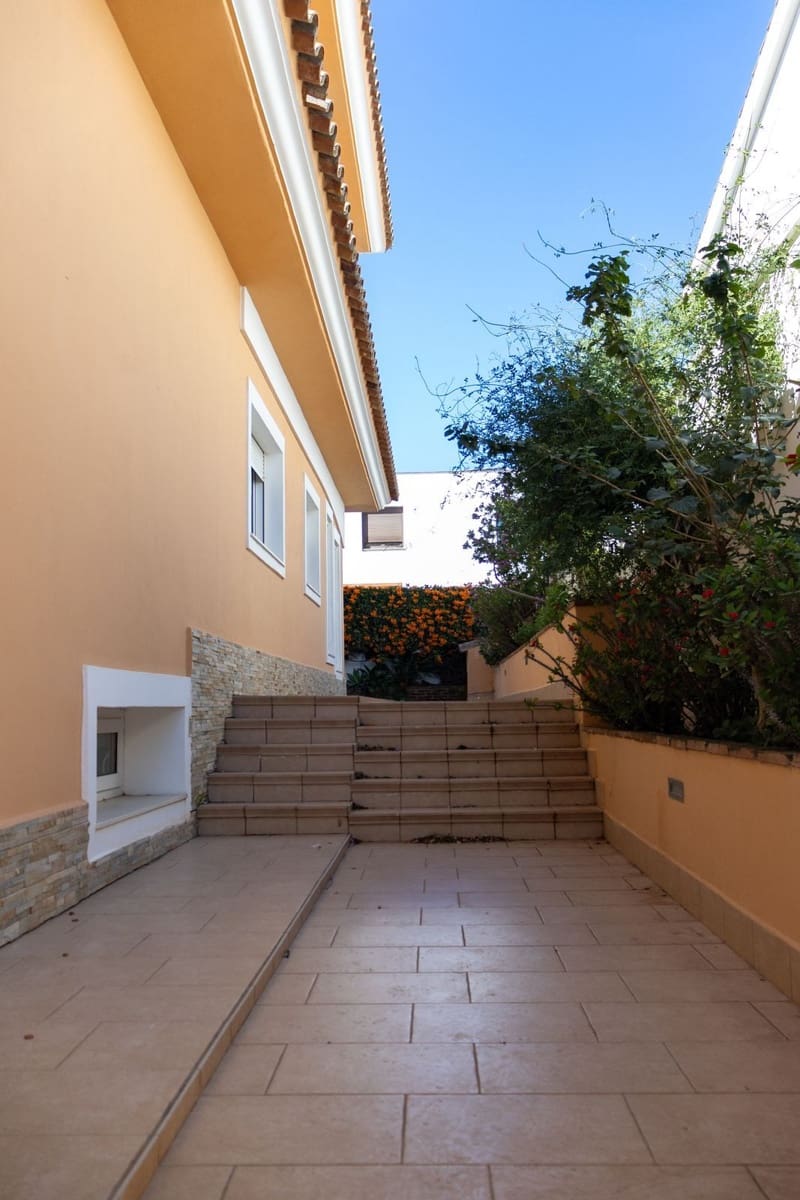 Chalet de 6 habitaciones en Torremolinos en venta - 1.500.000 € (Ref: 9677287)