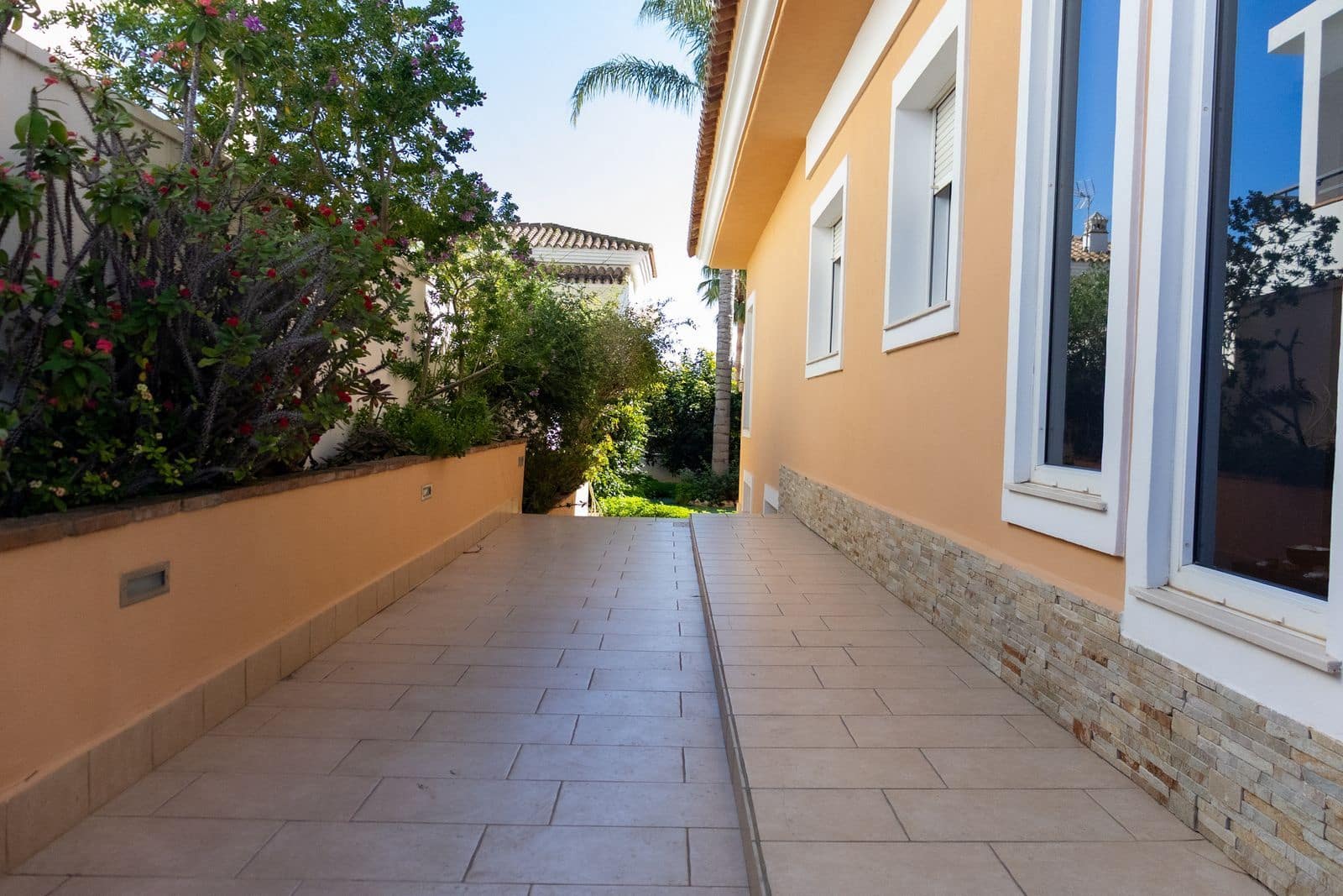 Chalet de 6 habitaciones en Torremolinos en venta - 1.500.000 € (Ref: 9677287)