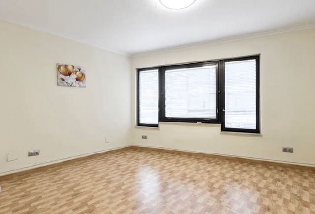 Kontor til salg i Marbella - € 340.000 (Ref: 9677291)