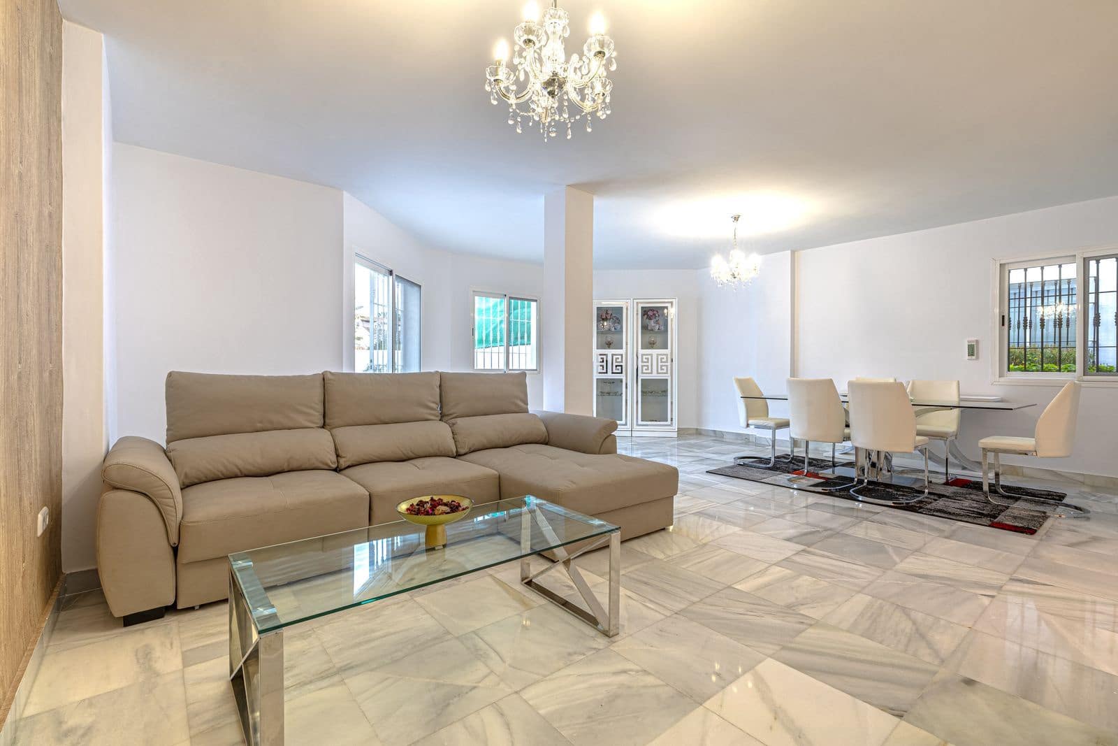 2 quarto Casa em Banda para venda em Nueva Andalucia - 599 000 € (Ref: 9677295)