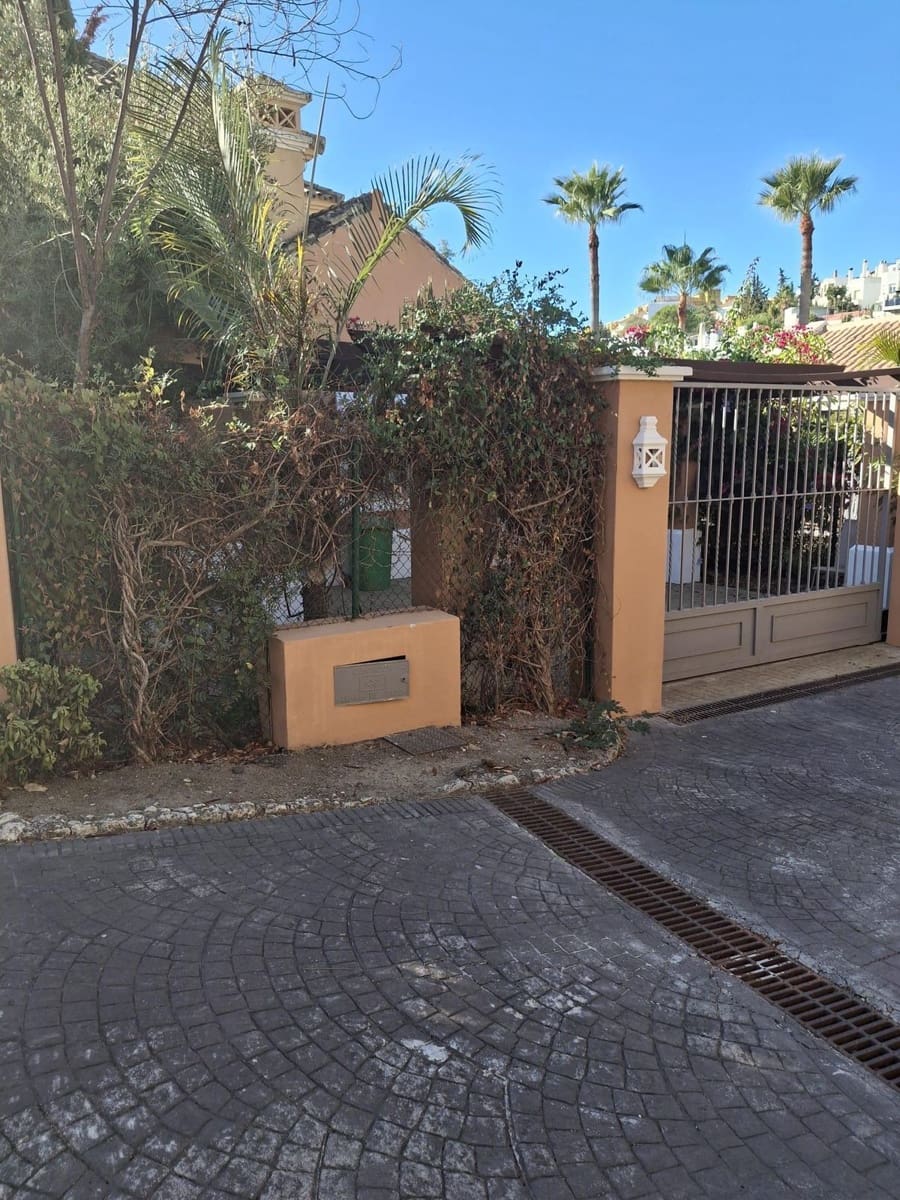 5 soveværelse Villa til salg i Estepona - € 1.400.000 (Ref: 9677297)