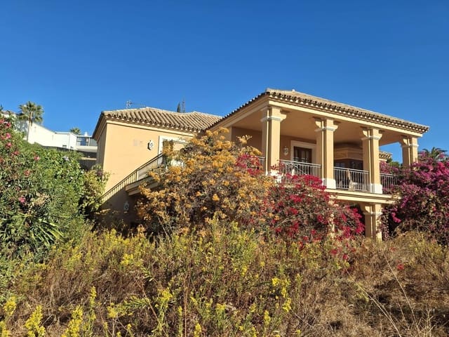 5 soveværelse Villa til salg i Estepona - € 1.400.000 (Ref: 9677297)
