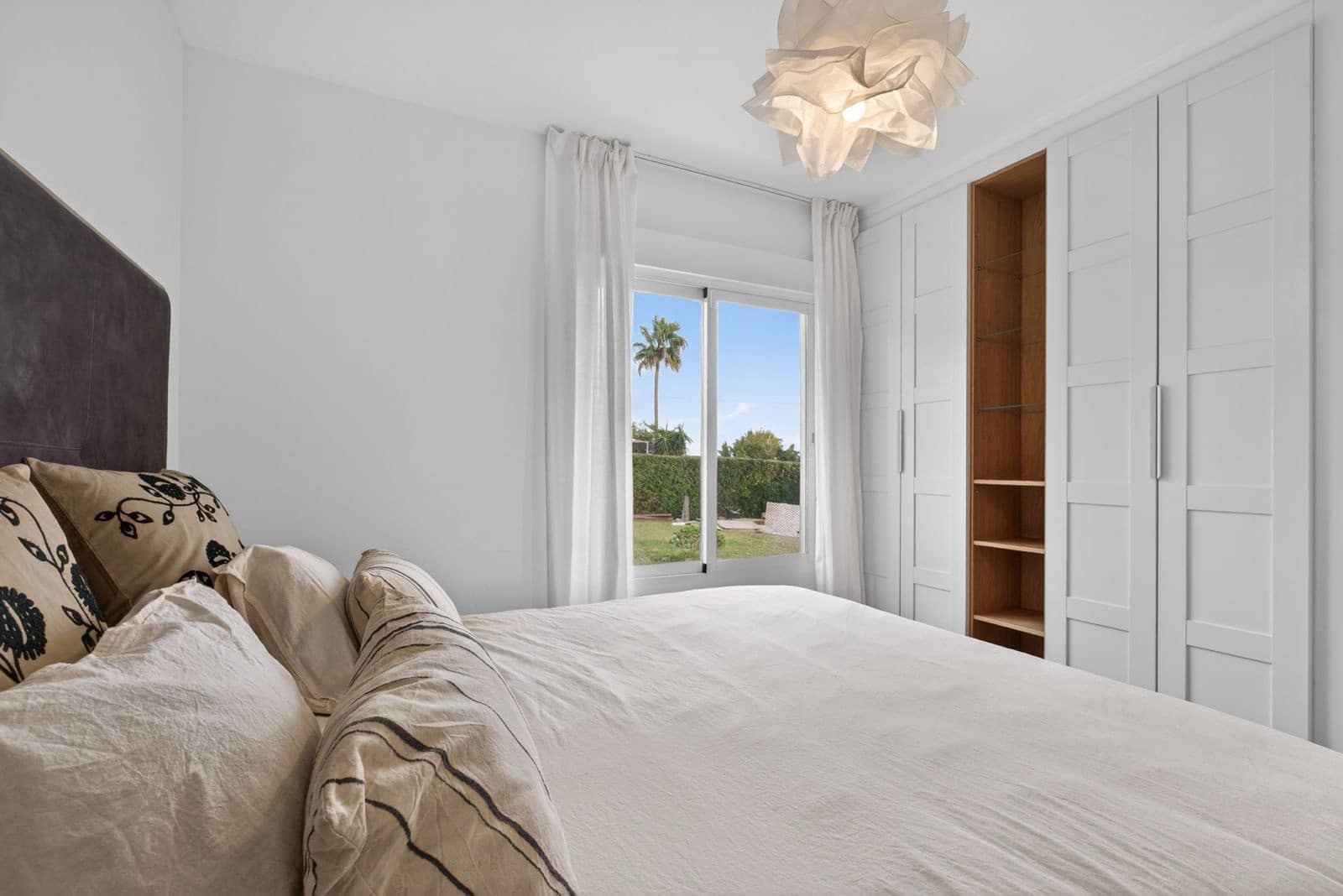 4 bedroom Villa for sale in Marbella - € 1,649,000 (Ref: 9677298)