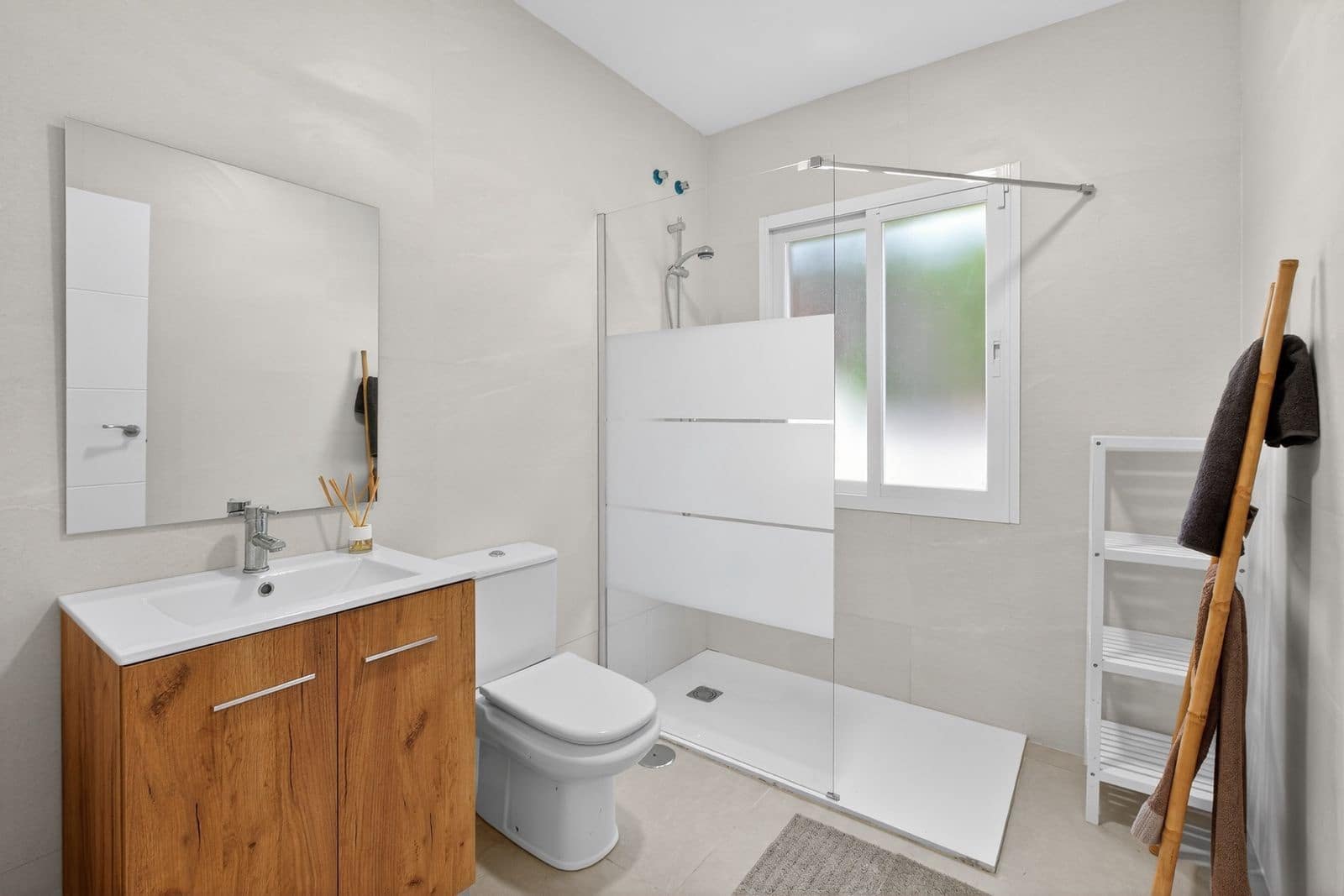 4 bedroom Villa for sale in Marbella - € 1,649,000 (Ref: 9677298)