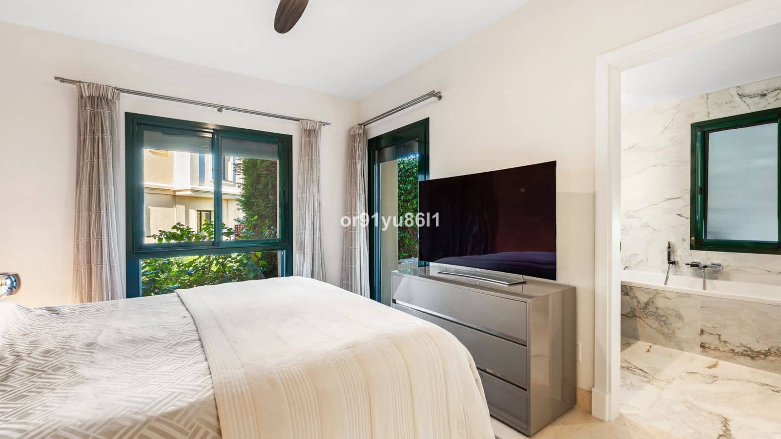 2 makuuhuone Huoneisto myytävänä paikassa Los Arqueros - 625 000 € (Ref: 9677304)