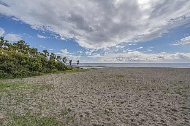 Byggegrund til salg i Costalita, Estepona - € 1.150.000 (Ref: 9677305)