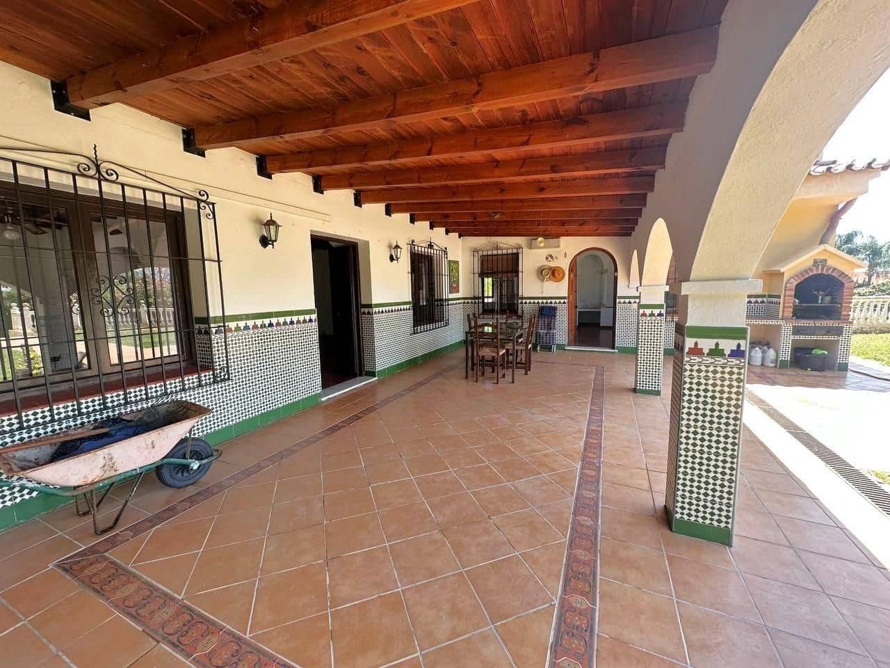 4 quarto Quinta/Casa Rural para venda em Estepona - 850 000 € (Ref: 9677310)
