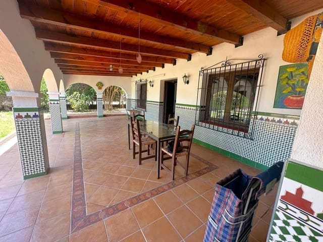 4 quarto Quinta/Casa Rural para venda em Estepona - 850 000 € (Ref: 9677310)
