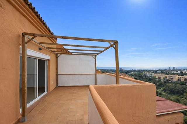 2 bedroom Penthouse for sale in Elviria, Marbella - € 565,000 (Ref: 9677312)