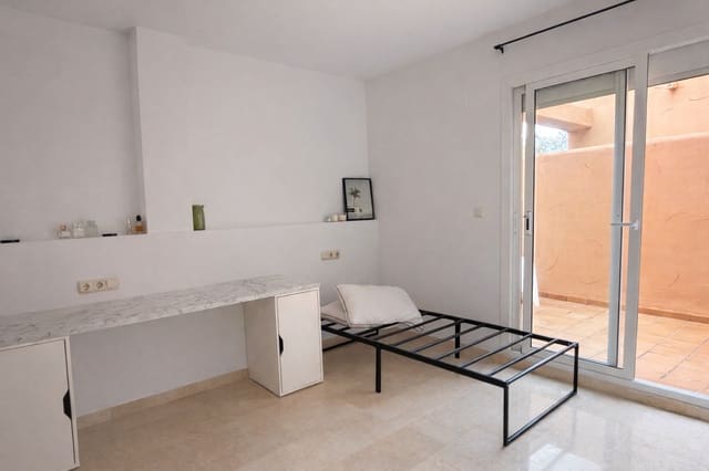 2 bedroom Penthouse for sale in Elviria, Marbella - € 565,000 (Ref: 9677312)