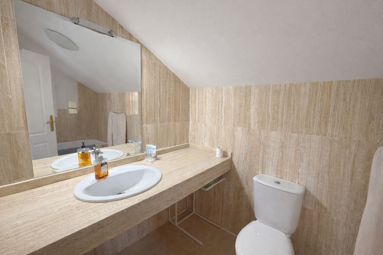 2 bedroom Penthouse for sale in Elviria - € 565,000 (Ref: 9677312)