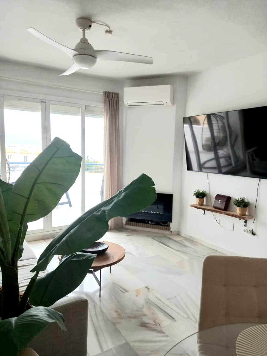 2 slaapkamer Penthouse te koop in Mijas Costa - € 495.000 (Ref: 9677317)