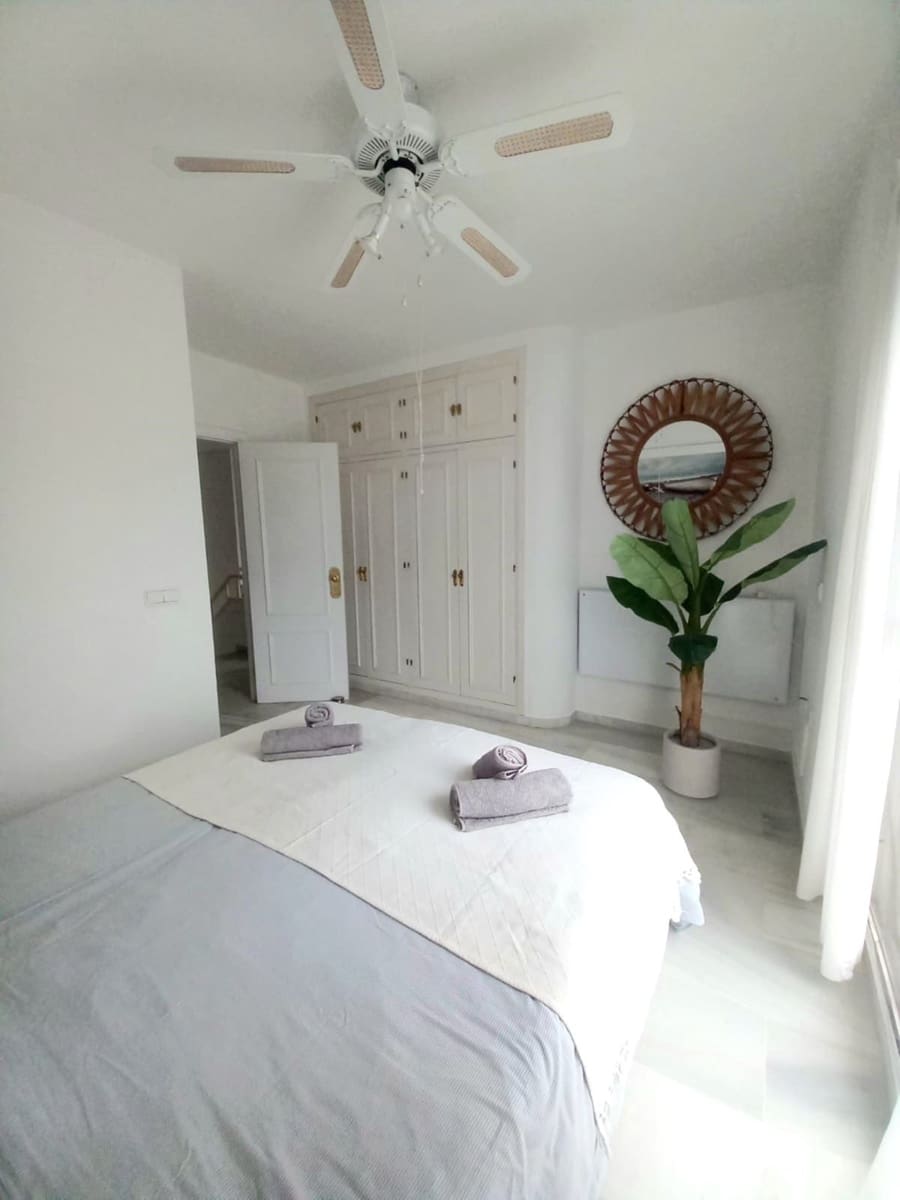 2 slaapkamer Penthouse te koop in Mijas Costa - € 495.000 (Ref: 9677317)