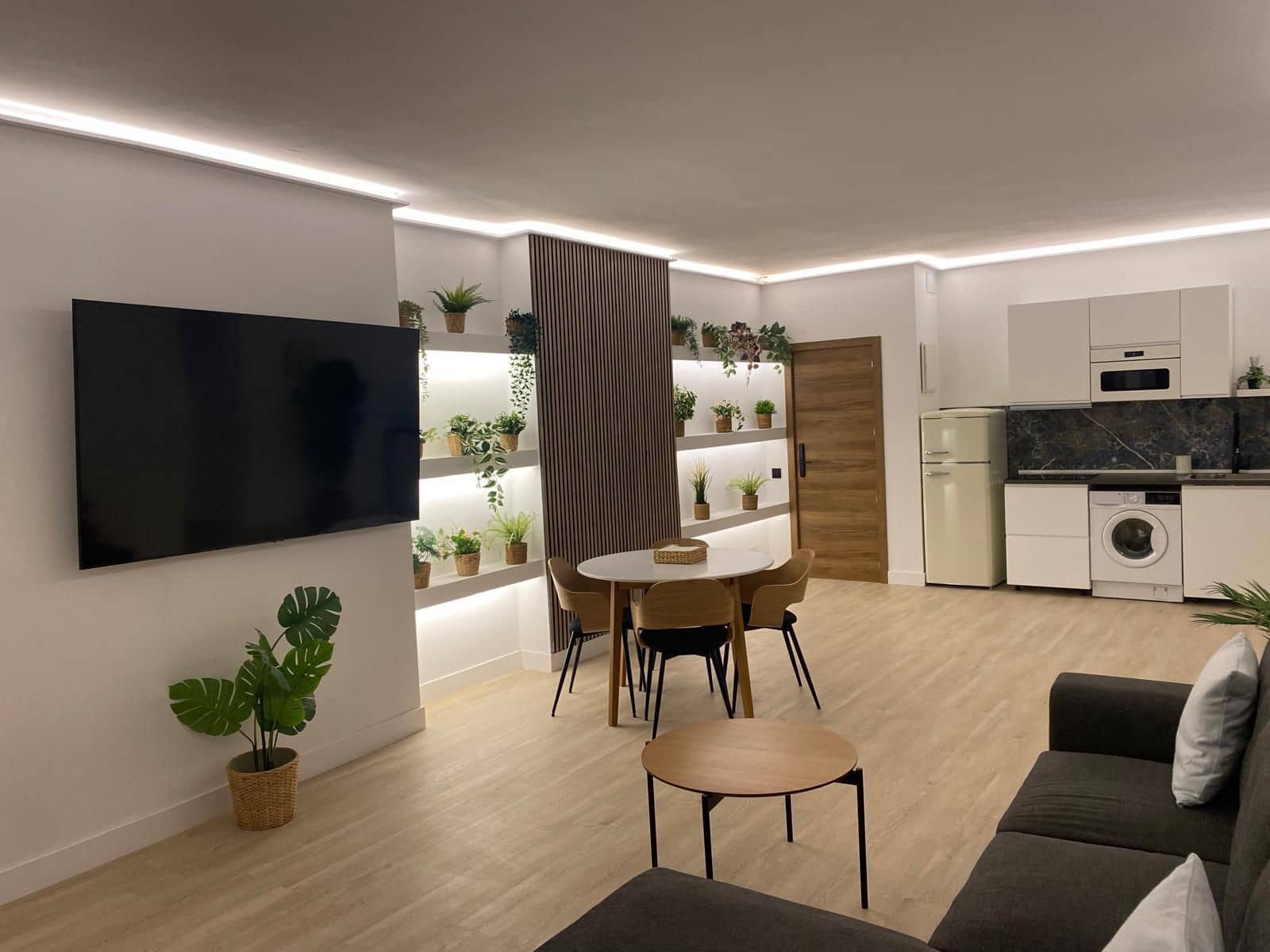 4 sovrum Lägenhet till salu i Puerto Banus - 1 300 000 € (Ref: 9694911)