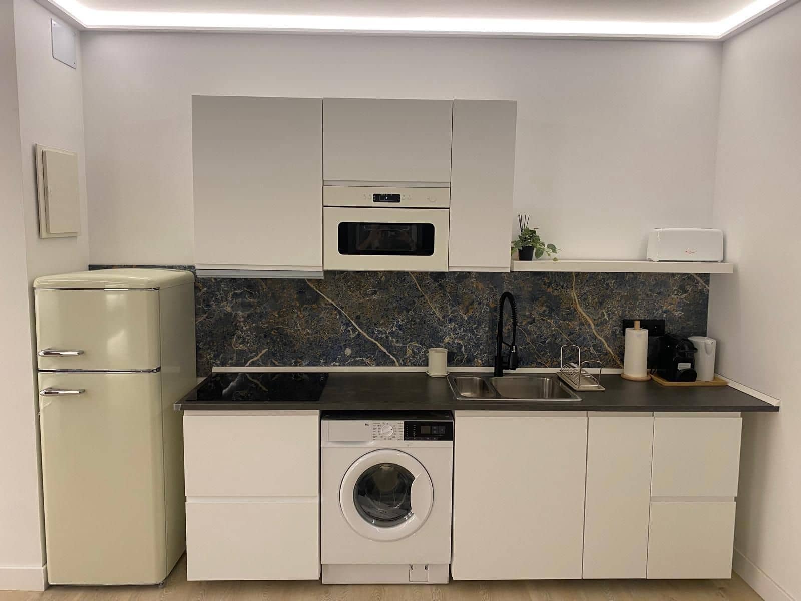 4 sovrum Lägenhet till salu i Puerto Banus - 1 300 000 € (Ref: 9694911)