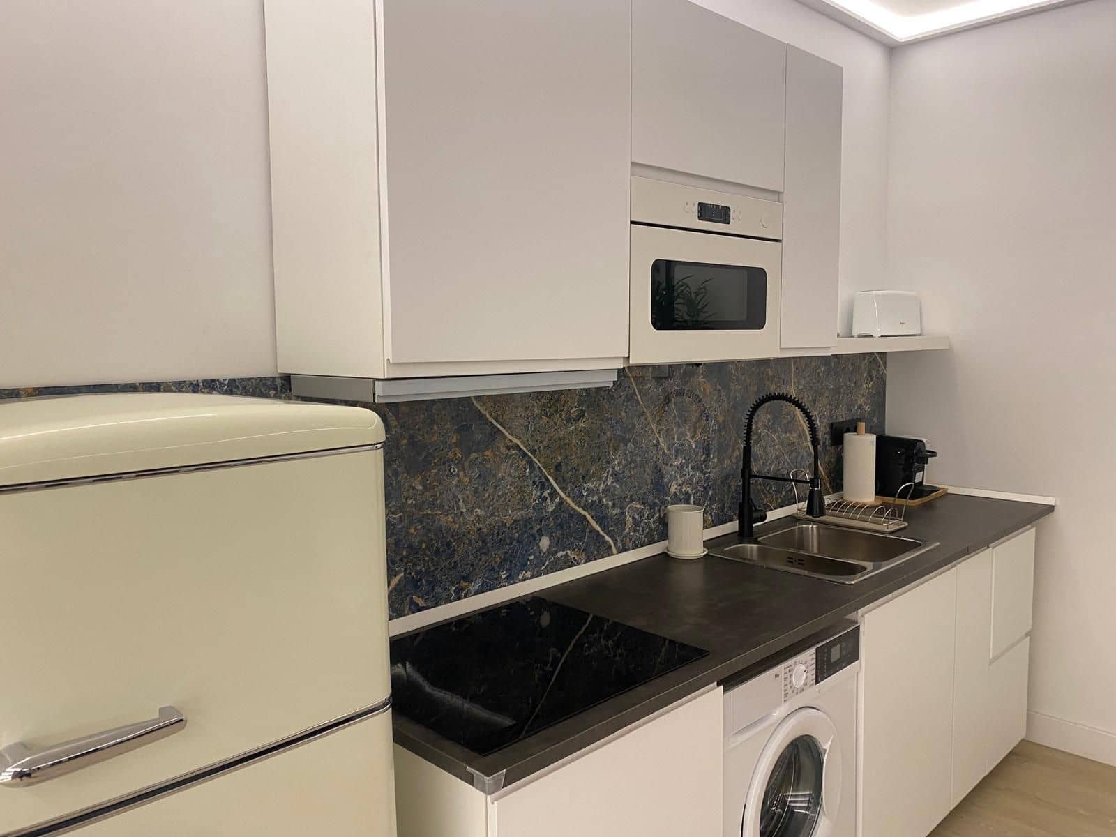 4 sovrum Lägenhet till salu i Puerto Banus - 1 300 000 € (Ref: 9694911)