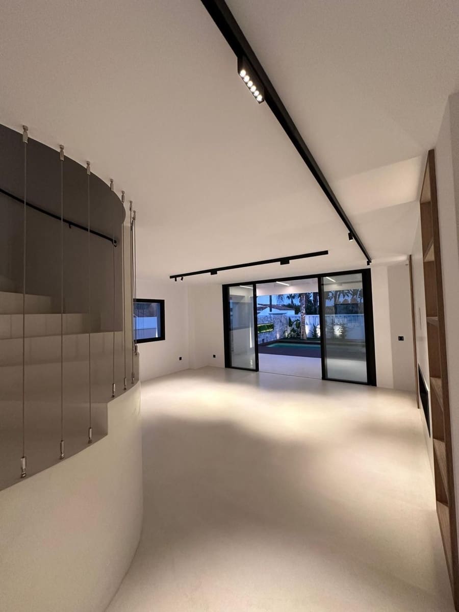 Chalet de 4 habitaciones en Costalita en venta - 1.495.000 € (Ref: 9694915)