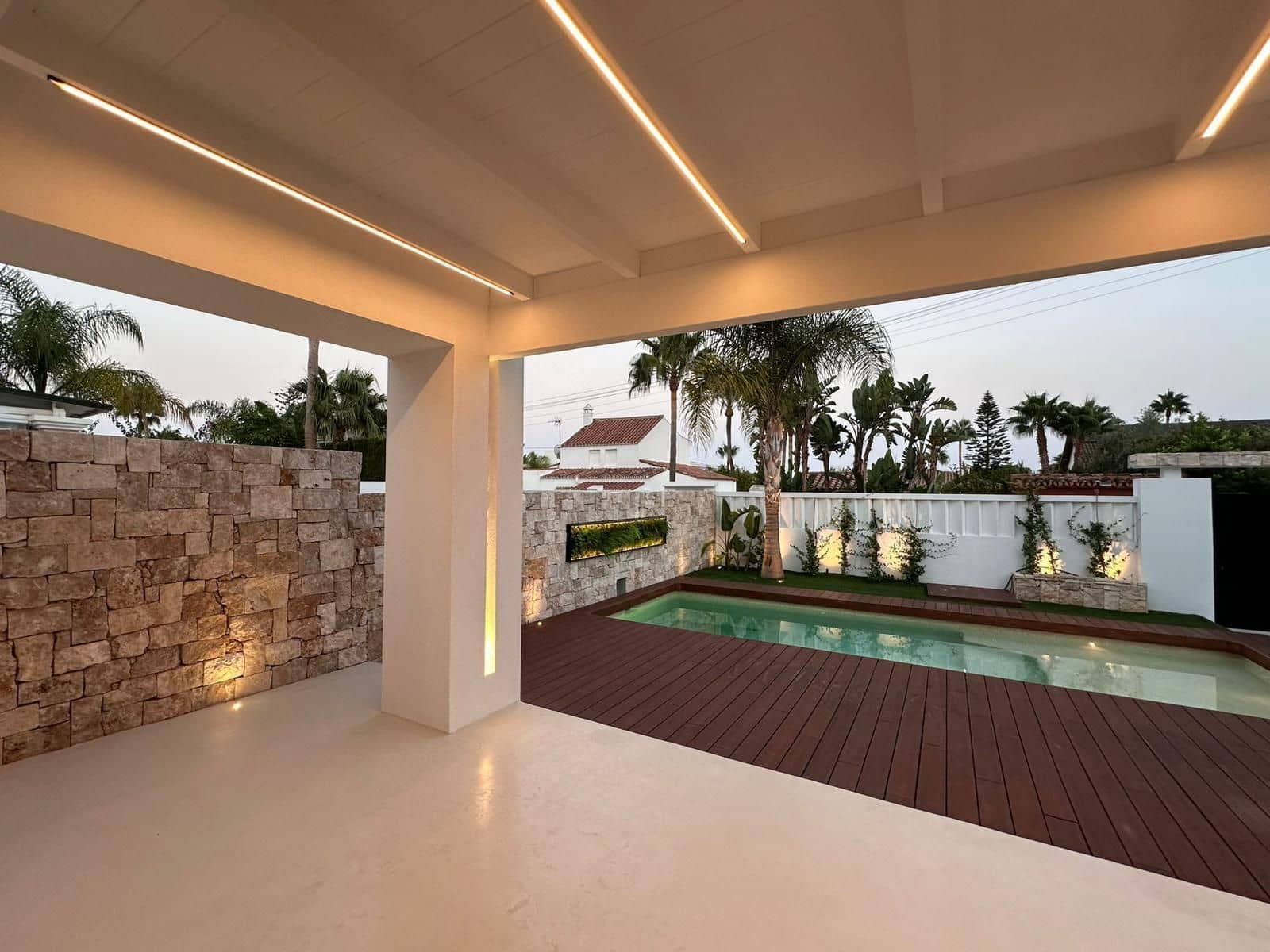 Chalet de 4 habitaciones en Costalita en venta - 1.495.000 € (Ref: 9694915)