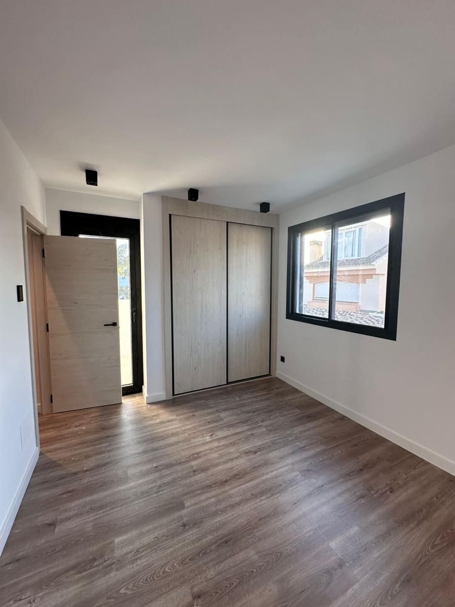 Chalet de 4 habitaciones en Costalita en venta - 1.495.000 € (Ref: 9694915)