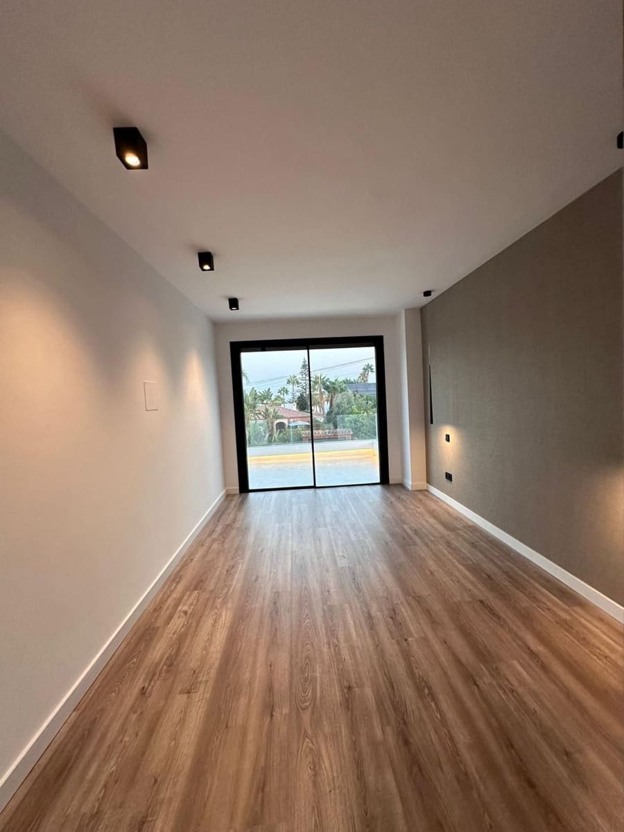 Chalet de 4 habitaciones en Costalita en venta - 1.495.000 € (Ref: 9694915)