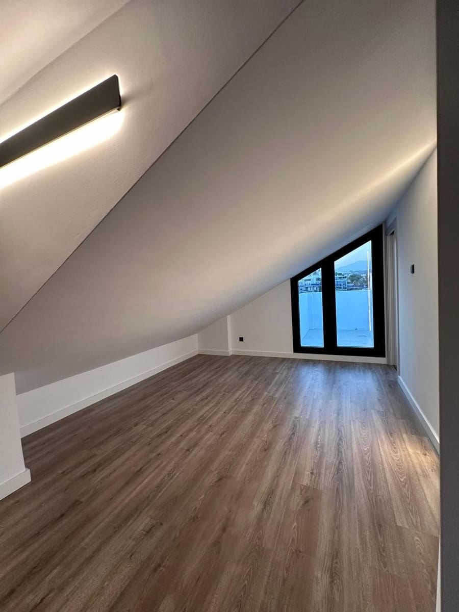 Chalet de 4 habitaciones en Costalita en venta - 1.495.000 € (Ref: 9694915)