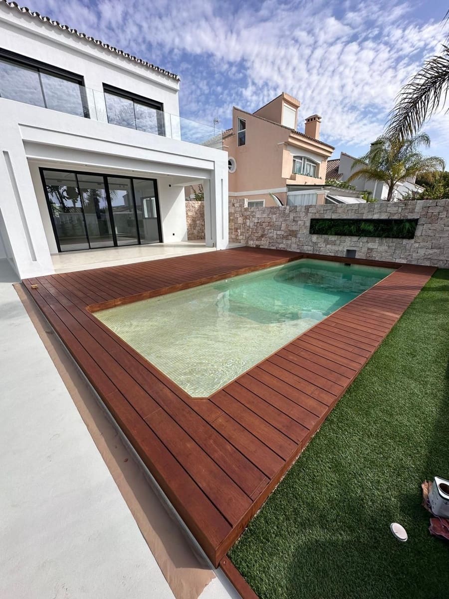 Chalet de 4 habitaciones en Costalita en venta - 1.495.000 € (Ref: 9694915)