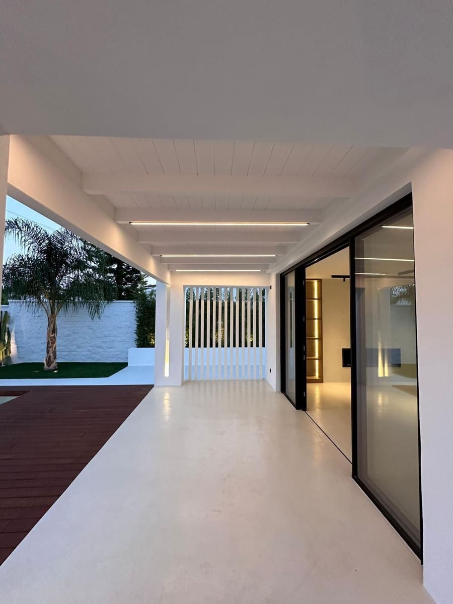 Chalet de 4 habitaciones en Costalita en venta - 1.495.000 € (Ref: 9694915)