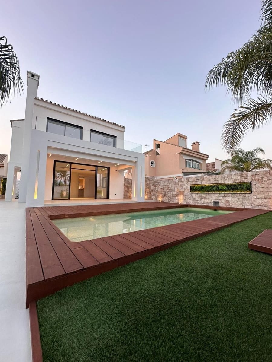 Chalet de 4 habitaciones en Costalita en venta - 1.495.000 € (Ref: 9694915)