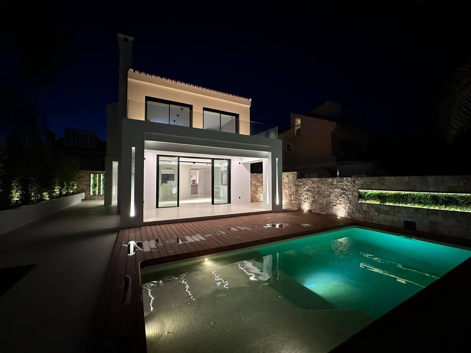 Chalet de 4 habitaciones en Costalita en venta - 1.495.000 € (Ref: 9694915)