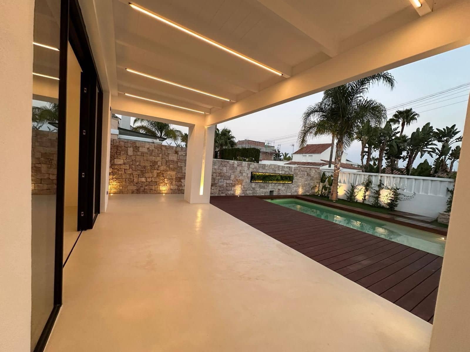 Chalet de 4 habitaciones en Costalita en venta - 1.495.000 € (Ref: 9694915)