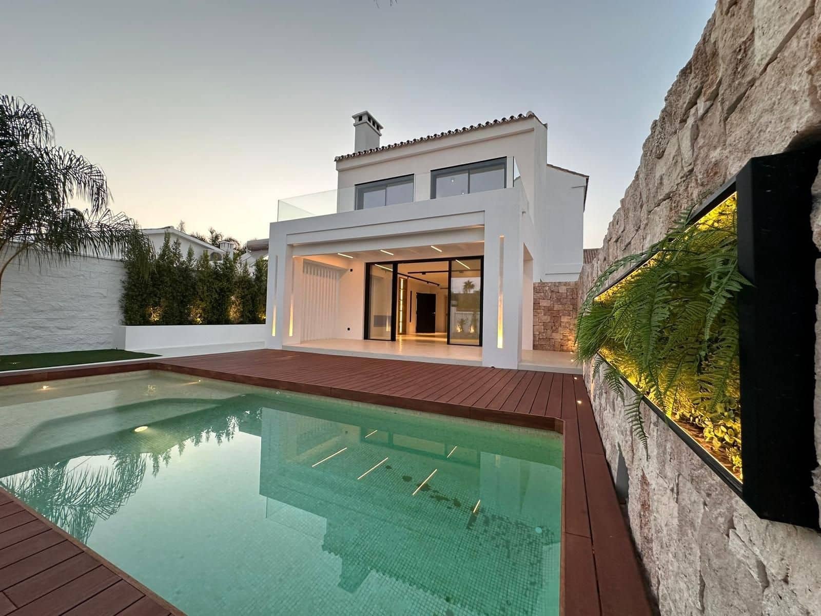 Chalet de 4 habitaciones en Costalita en venta - 1.495.000 € (Ref: 9694915)