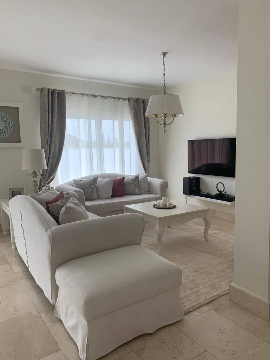 5 bedroom Villa for sale in San Roque - € 690,000 (Ref: 9694932)