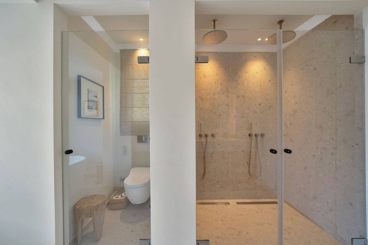 7 bedroom Villa for sale in Puerto Banus - € 2,395,000 (Ref: 9694950)