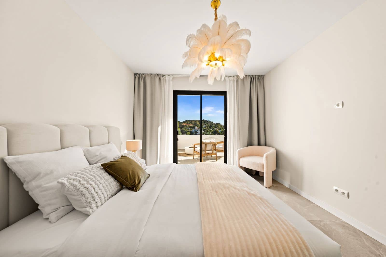 Apartamento de 3 habitaciones en La Quinta en venta - 899.000 € (Ref: 9694951)