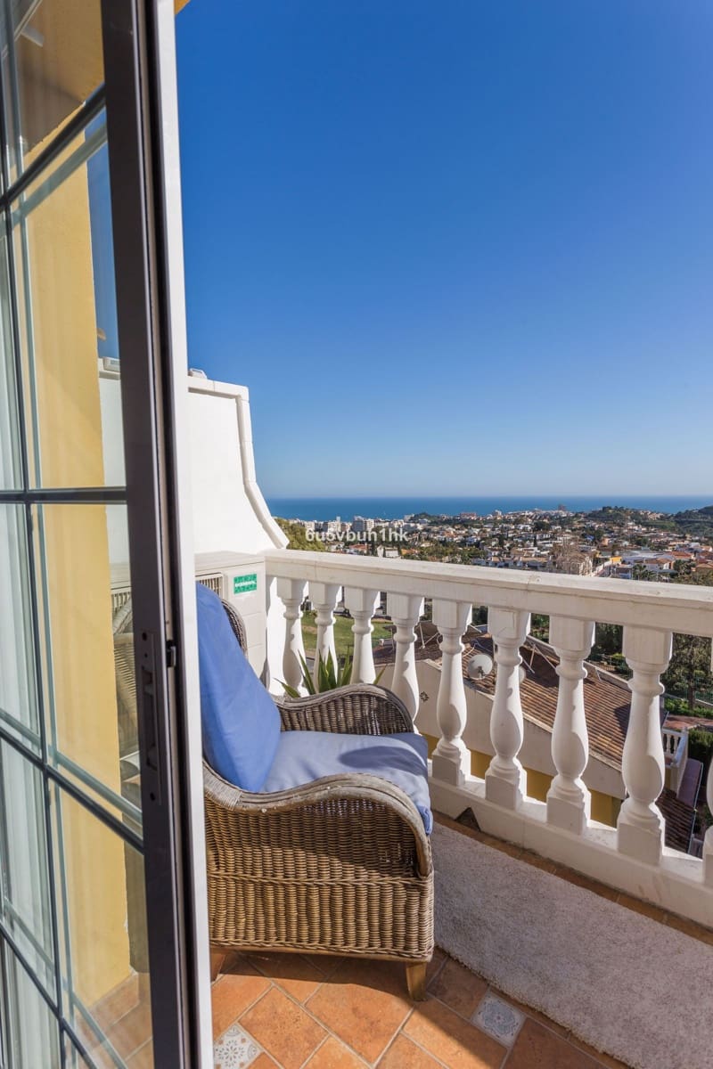 Casa de 4 habitaciones en Benalmádena en venta - 589.000 € (Ref: 9694955)