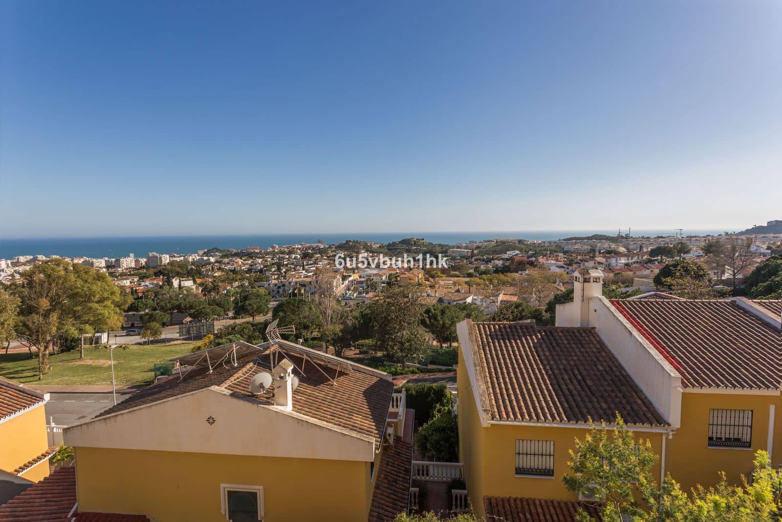 Casa de 4 habitaciones en Benalmádena en venta - 589.000 € (Ref: 9694955)