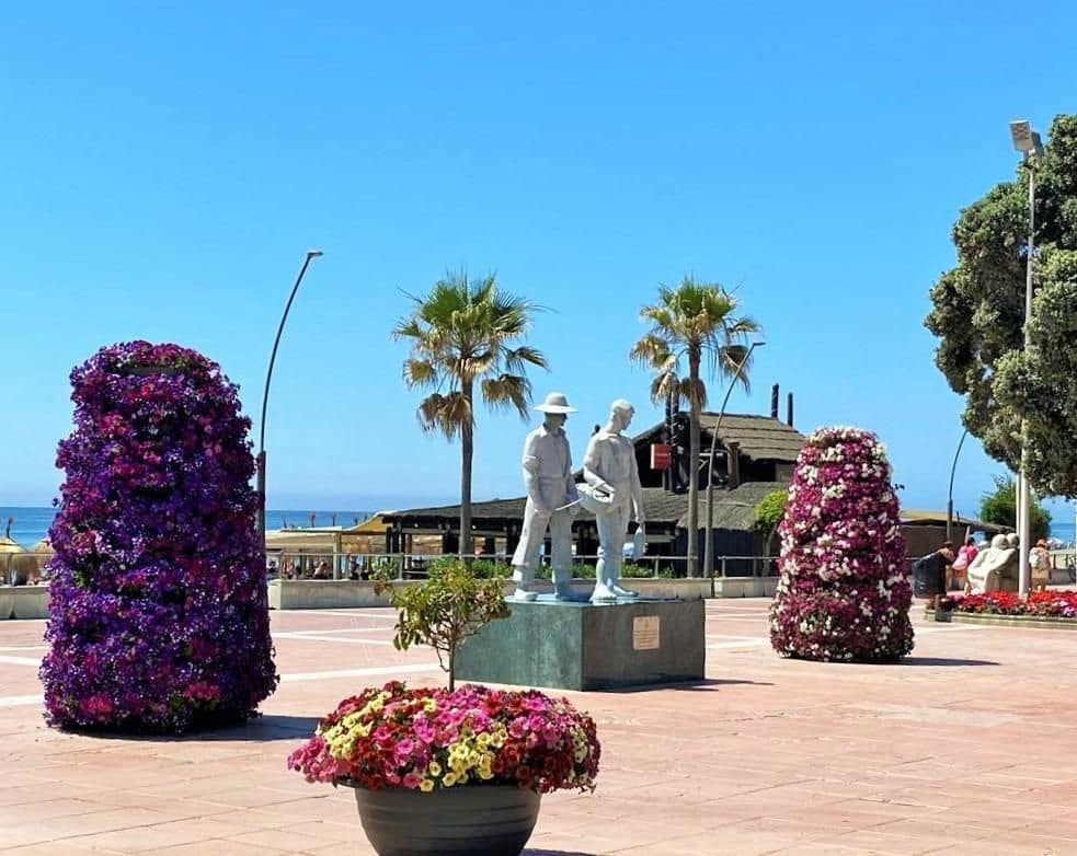 3 bedroom Apartment for sale in Estepona - € 414,000 (Ref: 9694956)