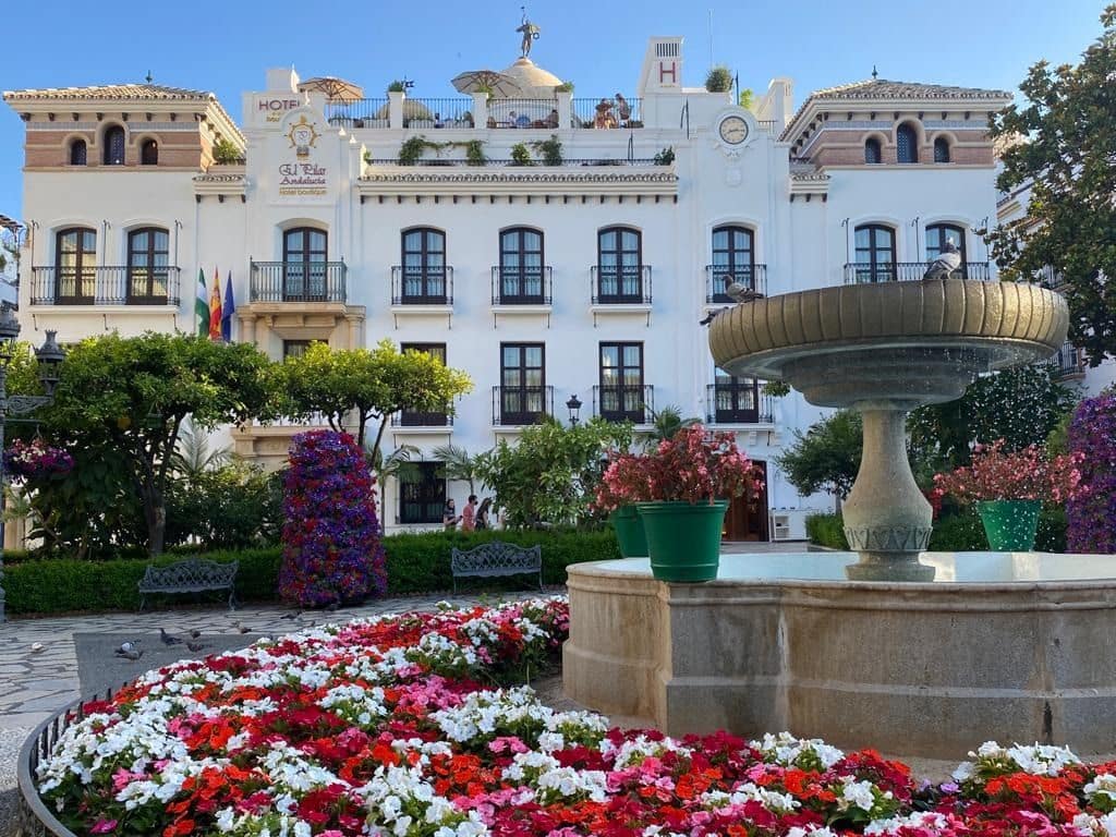 3 bedroom Apartment for sale in Estepona - € 414,000 (Ref: 9694956)