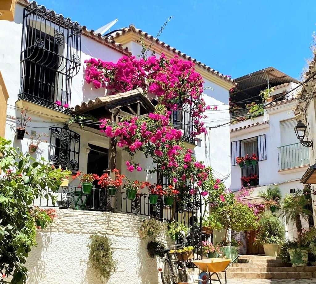 3 bedroom Apartment for sale in Estepona - € 414,000 (Ref: 9694956)