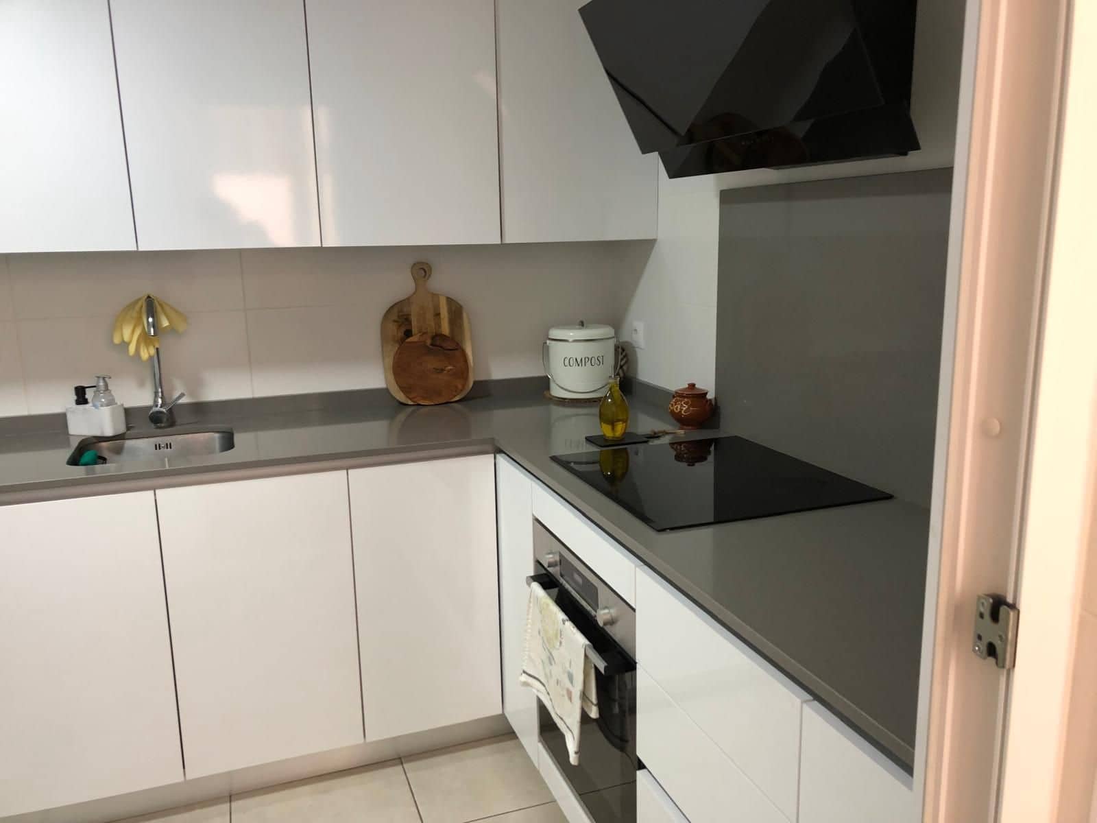 3 bedroom Apartment for sale in Nueva Andalucia - € 410,000 (Ref: 9694959)