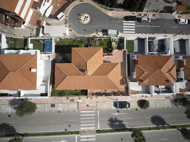 4 soveværelse Semi-Rækkehus til salg i La Duquesa / Puerto de la Duquesa, Manilva - € 395.000 (Ref: 9694973)