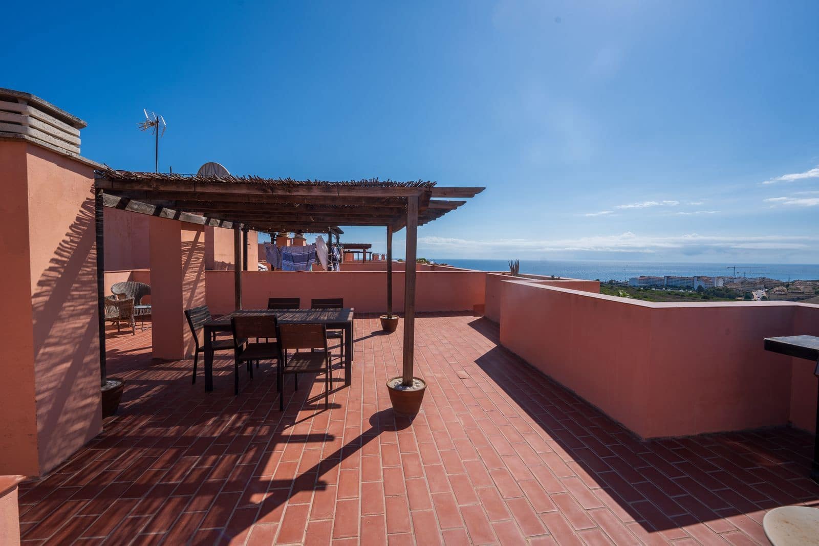 3 quarto Penthouse para venda em La Duquesa / Puerto de la Duquesa - 269 000 € (Ref: 9694981)